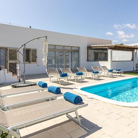 Luxury Villa Cindy Caleta De Fuste Exterior photo